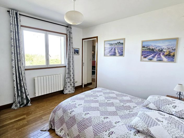 Image No.10-2 Bed House for sale
