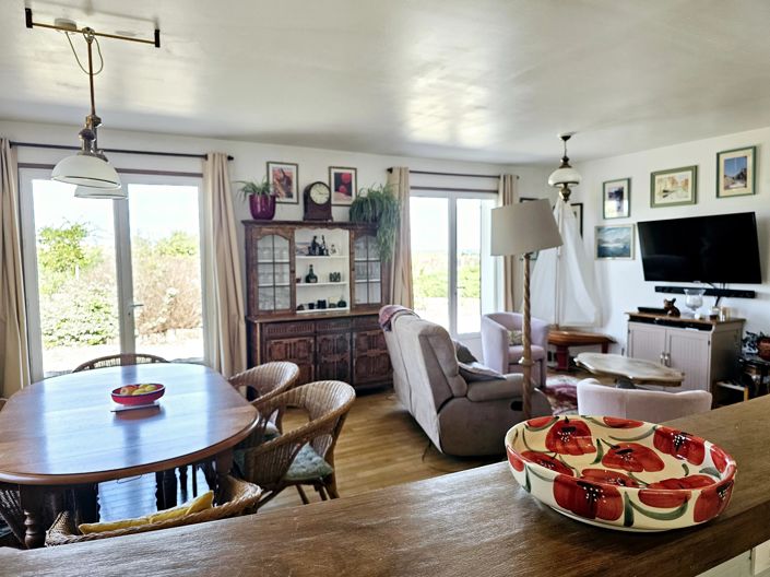 Image No.5-2 Bed House for sale