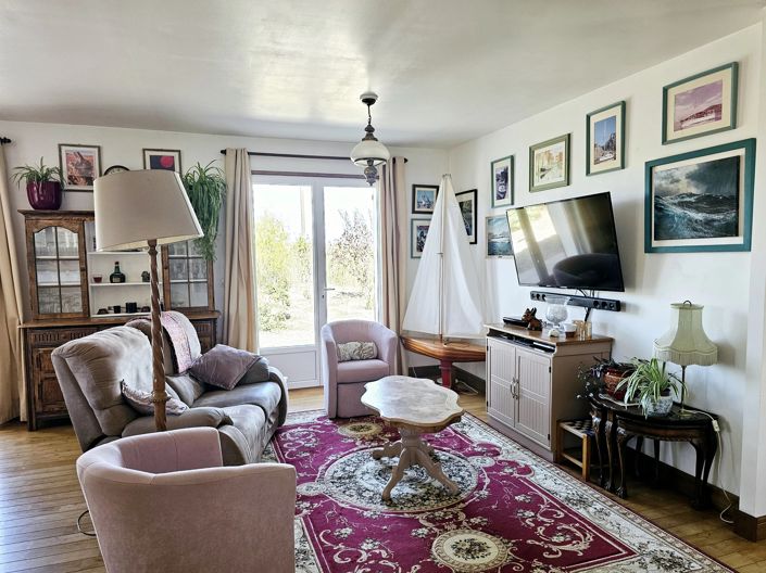 Image No.6-2 Bed House for sale