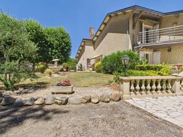 1 - Saint-Laurent, House