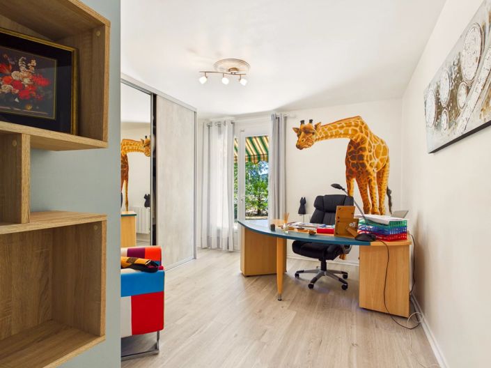 Image No.14-5 Bed House for sale