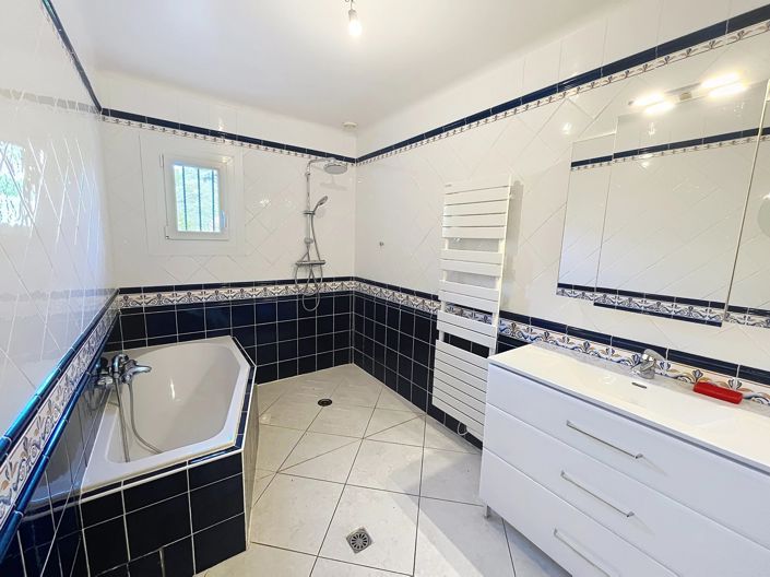 Image No.14-4 Bed House for sale