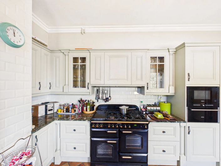 Image No.8-5 Bed House for sale