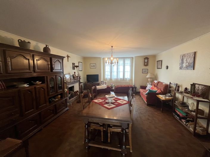 Image No.3-4 Bed House for sale