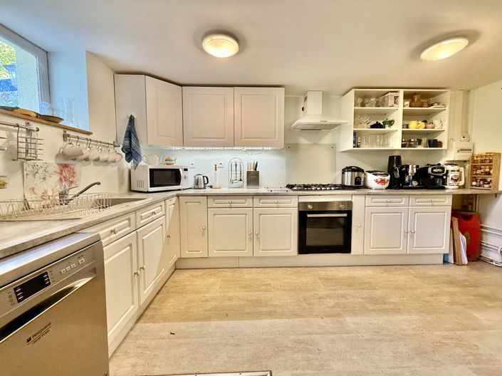 Image No.4-5 Bed House for sale