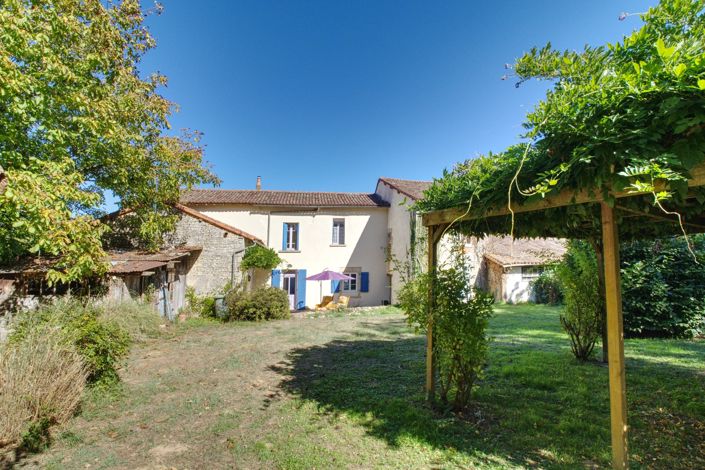 Image No.2-Maison de 4 chambres à vendre
