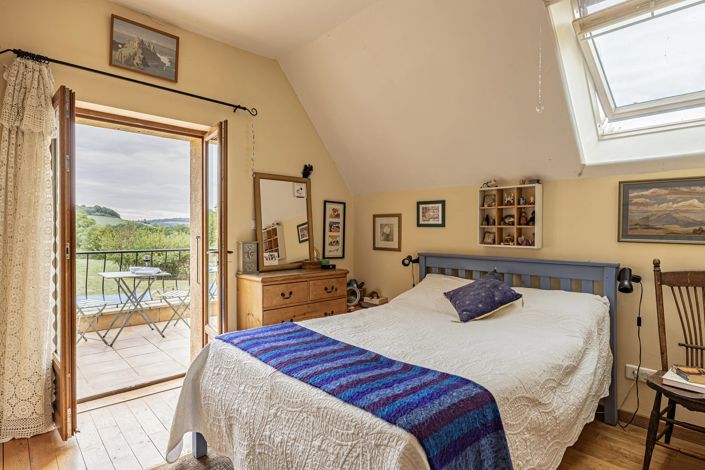 Image No.6-4 Bed House for sale