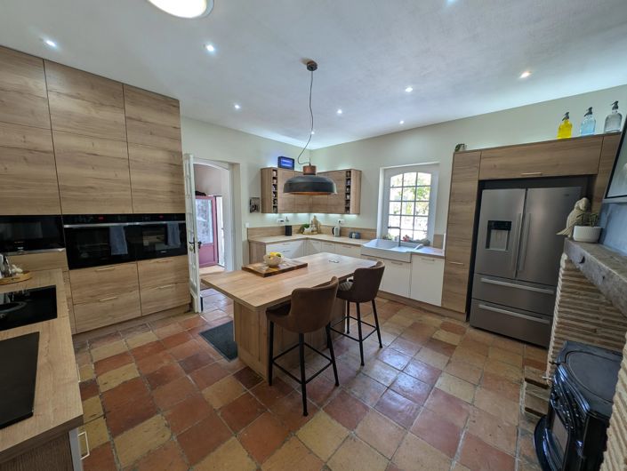 Image No.4-4 Bed House for sale