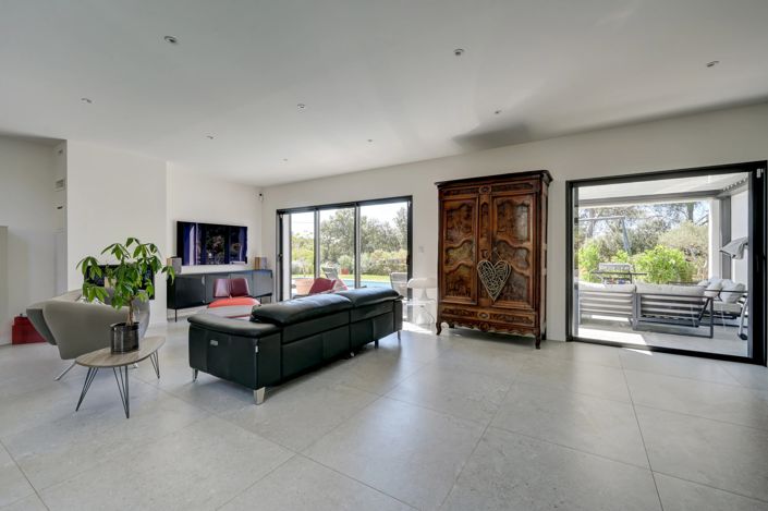 Image No.3-3 Bed House for sale