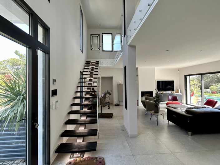 Image No.7-3 Bed House for sale