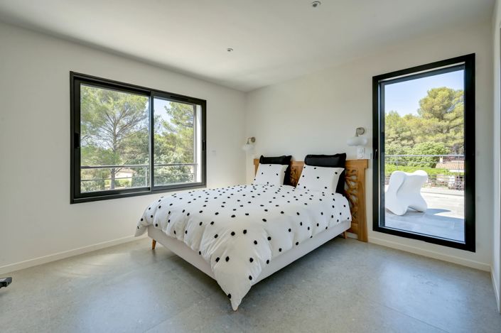 Image No.9-3 Bed House for sale