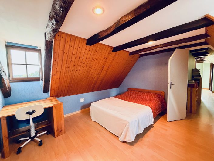 Image No.9-5 Bed House for sale