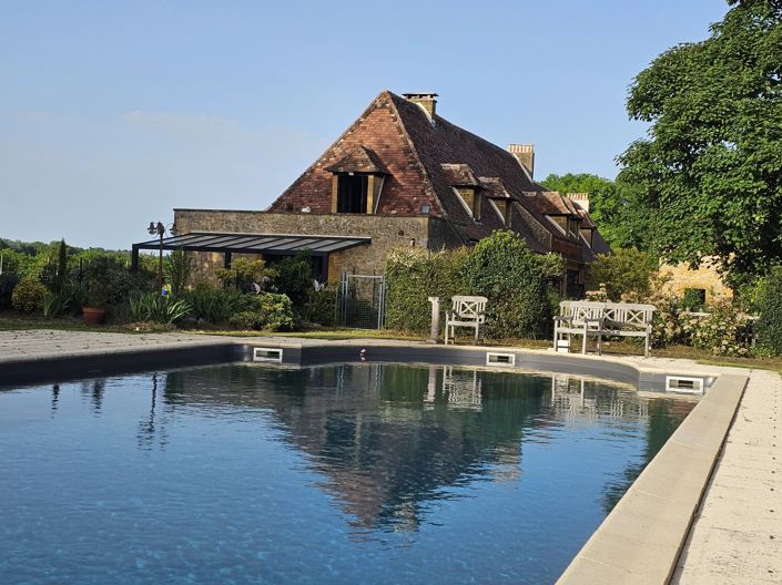 Image No.2-8 Bed House for sale