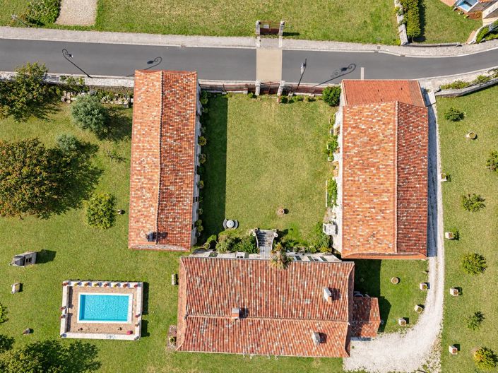 Image No.5-6 Bed House for sale