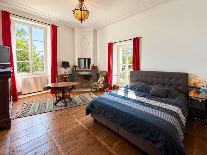 Image No.9-6 Bed House for sale