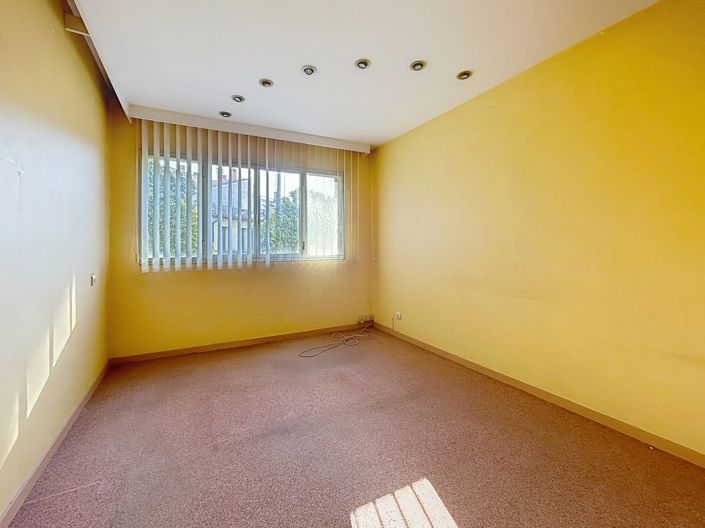 Image No.6-Commercial for sale