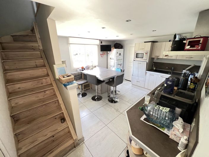 Image No.7-5 Bed House for sale