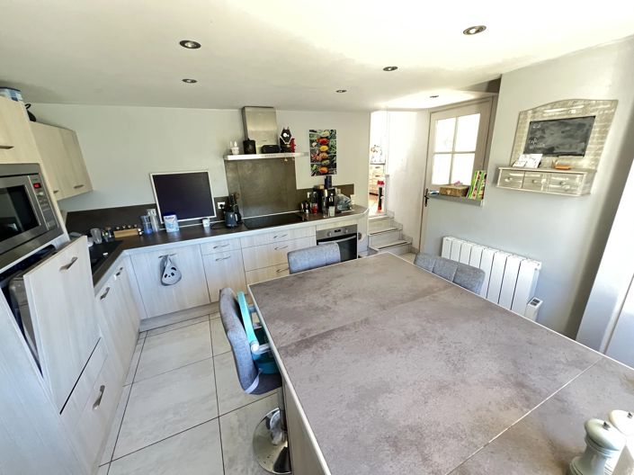 Image No.8-5 Bed House for sale