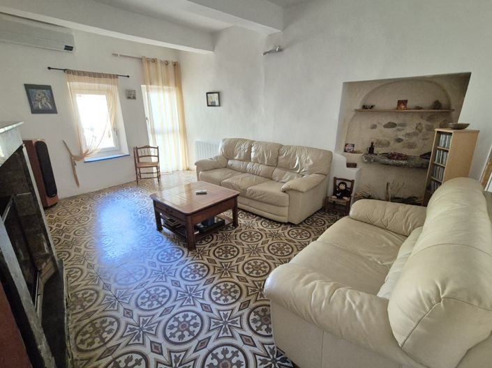 Image No.10-4 Bed House for sale