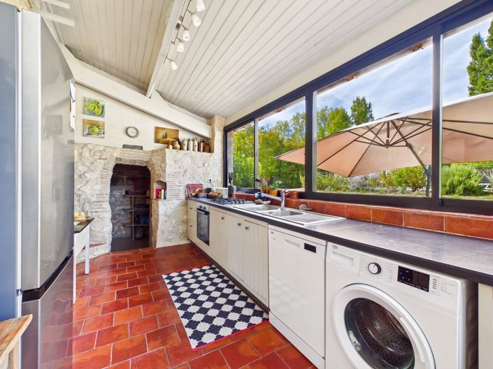 Image No.6-3 Bed House for sale