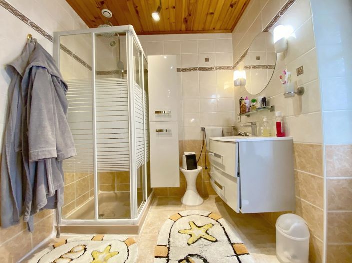 Image No.9-3 Bed Village House for sale