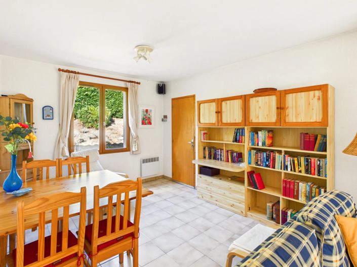 Image No.3-3 Bed House for sale