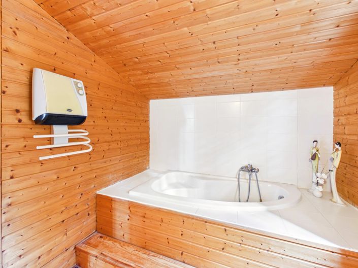 Image No.15-4 Bed House for sale