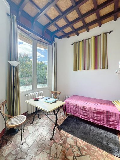 Image No.11-5 Bed House for sale