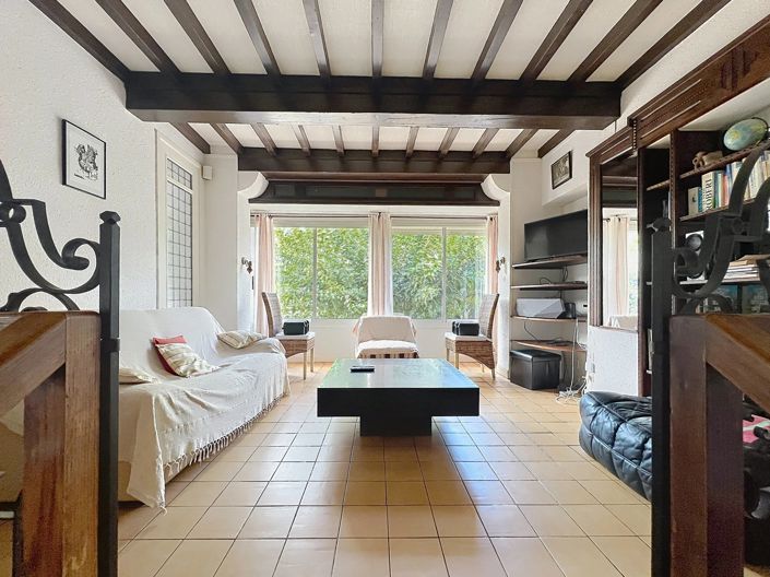 Image No.3-5 Bed House for sale