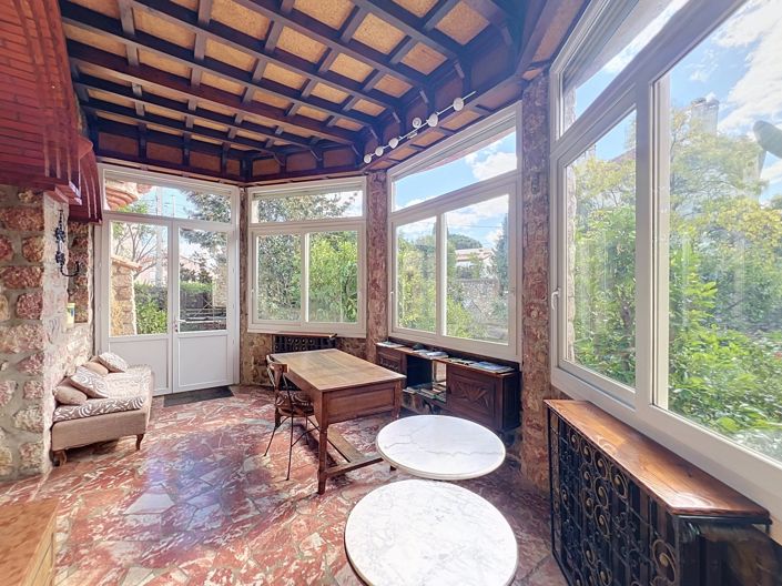 Image No.5-5 Bed House for sale