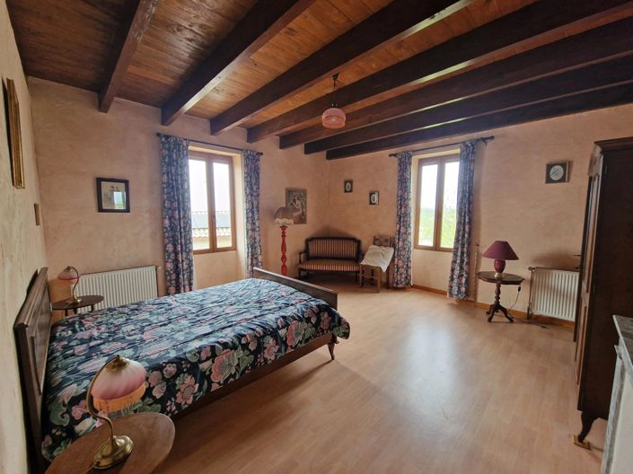 Image No.11-3 Bed Village House for sale