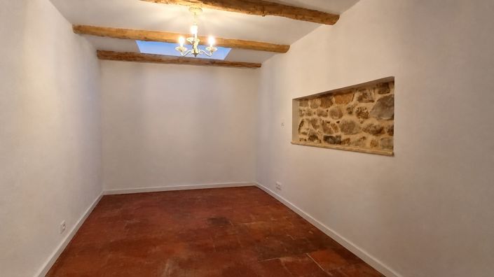 Image No.10-2 Bed House for sale