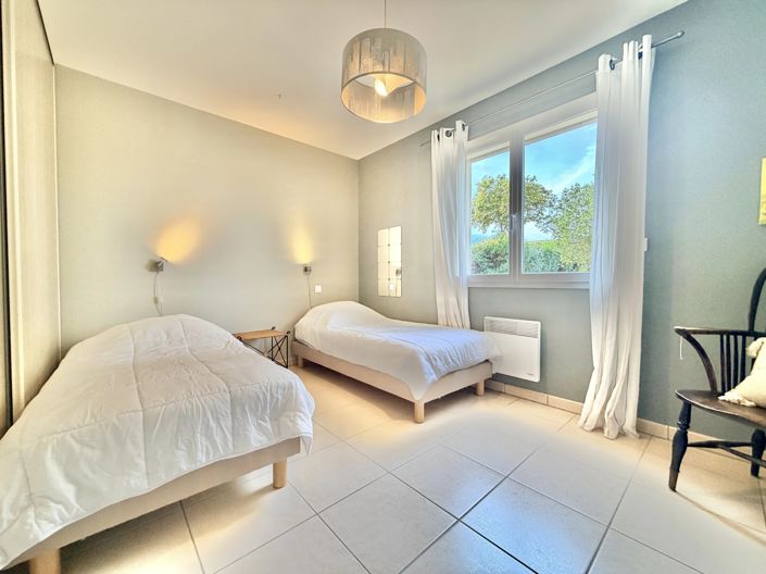 Image No.10-4 Bed House for sale