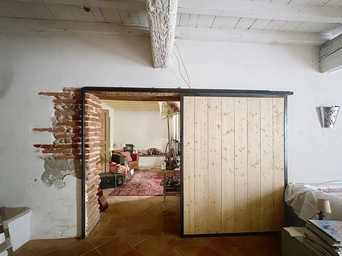 Image No.5-9 Bed House for sale