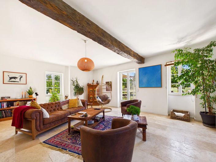 Image No.5-8 Bed House for sale