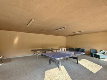 61868