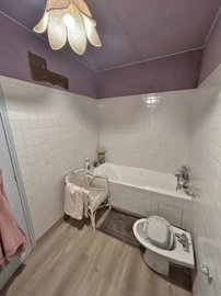 62279