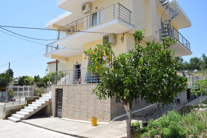 Image No.1-4 Bed Villa for sale