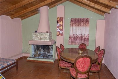 Cute-1-bed-bungalow-cottage-on-approx--1900-sq-m--plot--only-20-min-from-Kalamata--Bargain-----898---4-