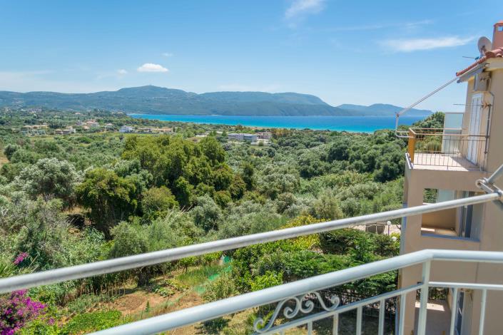 Image No.4-9 Bed Condo for sale