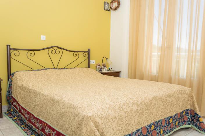 Image No.6-9 Bed Condo for sale