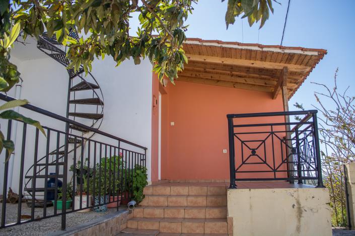 Image No.10-3 Bed House for sale