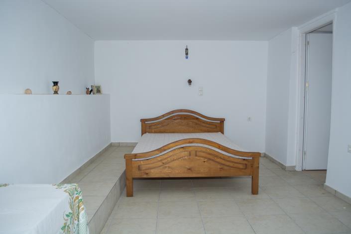 Image No.11-3 Bed House for sale