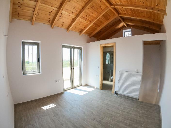 Image No.8-2 Bed House for sale