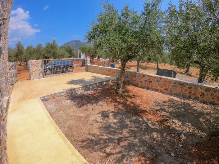 Image No.14-2 Bed House for sale