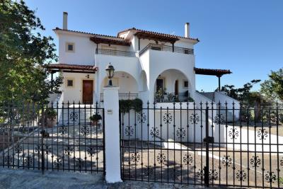 Maison de 6 chambres à vendre à Koroni