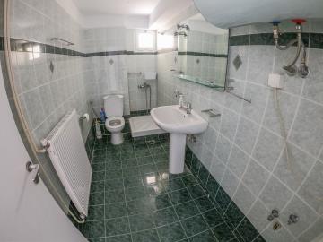 Real-Estate-942--21-