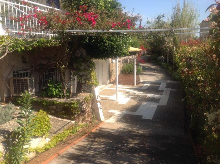 Image No.5-Un hôtel de 6 chambres à vendre à Stoupa