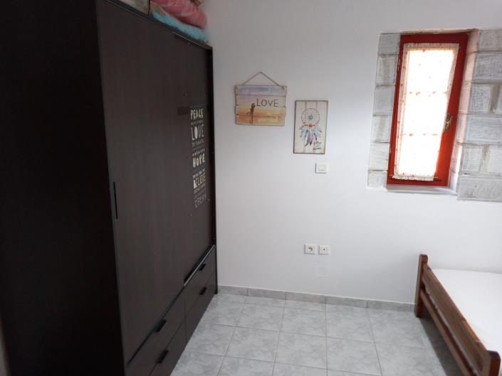 Image No.12-2 Bed House for sale