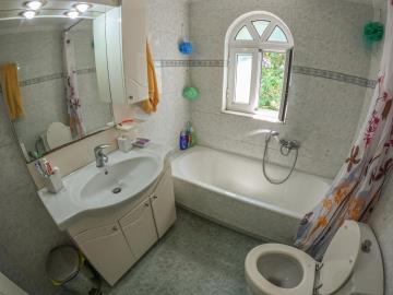 Real-Estate-981--21-